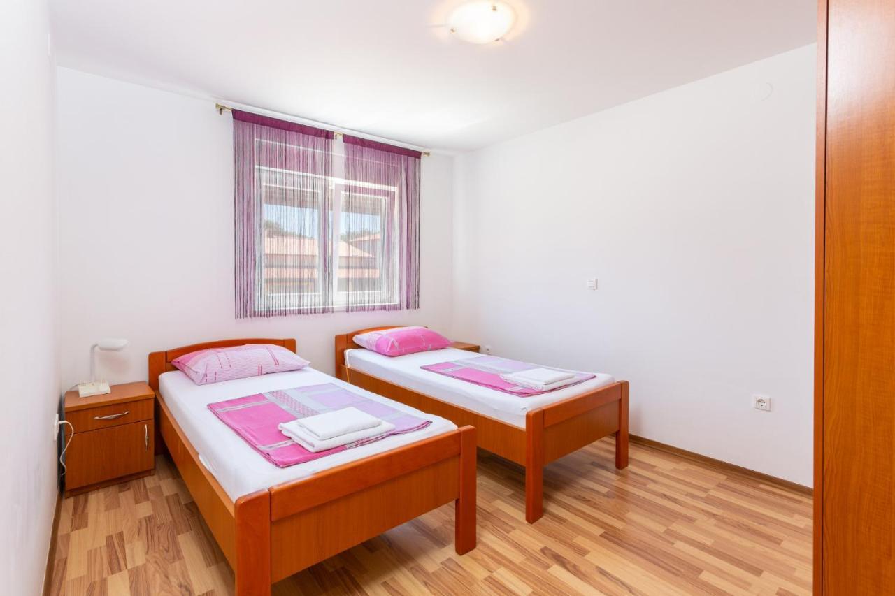 Dragan K1 Hotel Medulin Luaran gambar